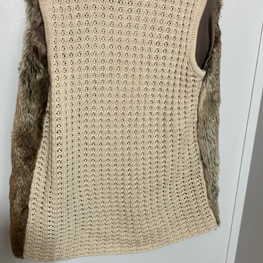 Chic Faux Fur Vest in Brown and Cream - Picture 9 of 12